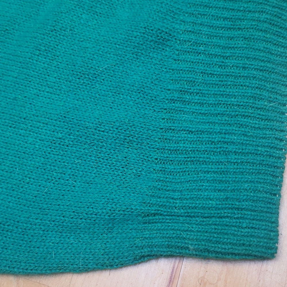 Shapely Knits - Picture 6 of 8
